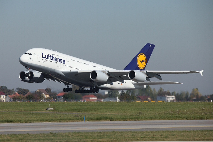 A380-841